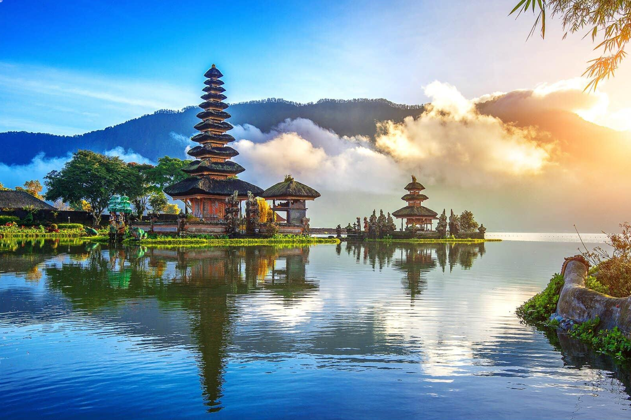 Ulun Danu Bratan Temple - Bratan Lake, Bali